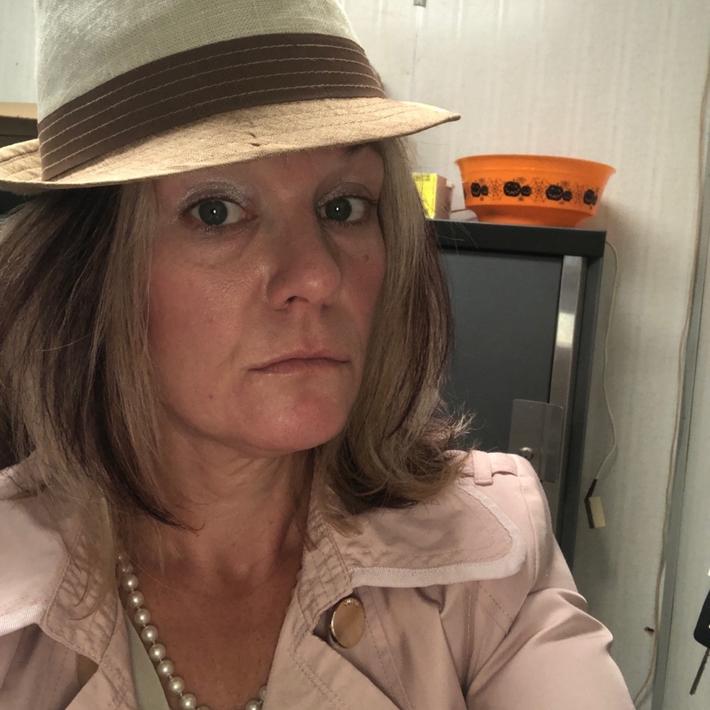 Meet your Posher, Liz